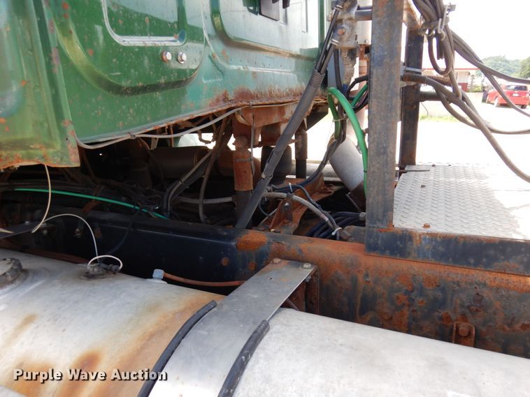 image for item MF9735 2009 Western Star 4900SA  semi truck