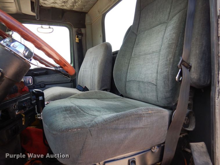 image for item MF9735 2009 Western Star 4900SA  semi truck