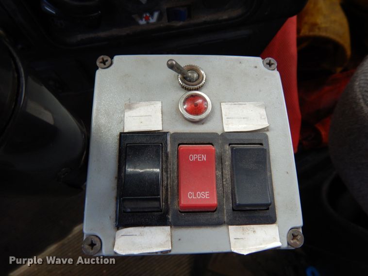 image for item MF9735 2009 Western Star 4900SA  semi truck