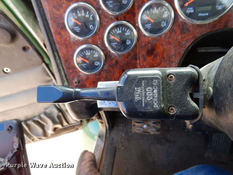 image for item MF9735 2009 Western Star 4900SA  semi truck