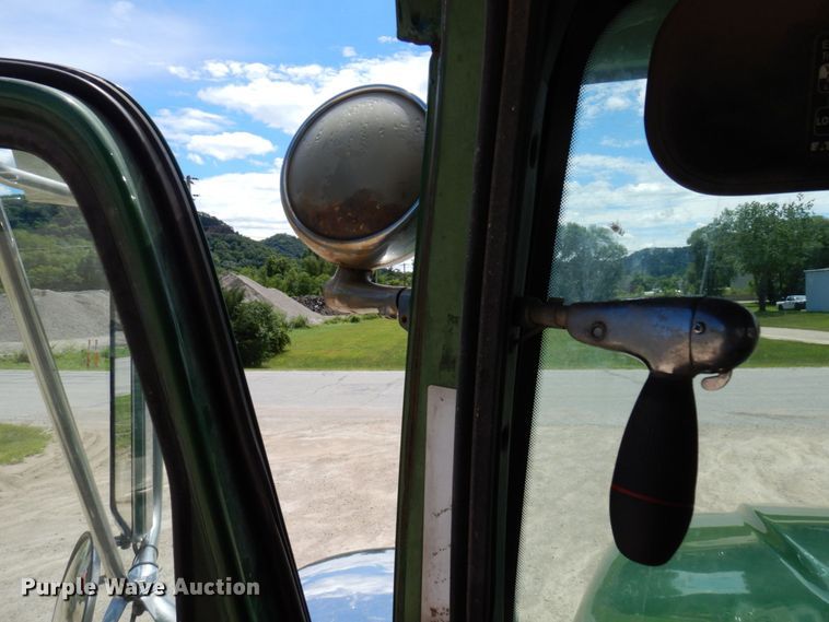 image for item MF9735 2009 Western Star 4900SA  semi truck