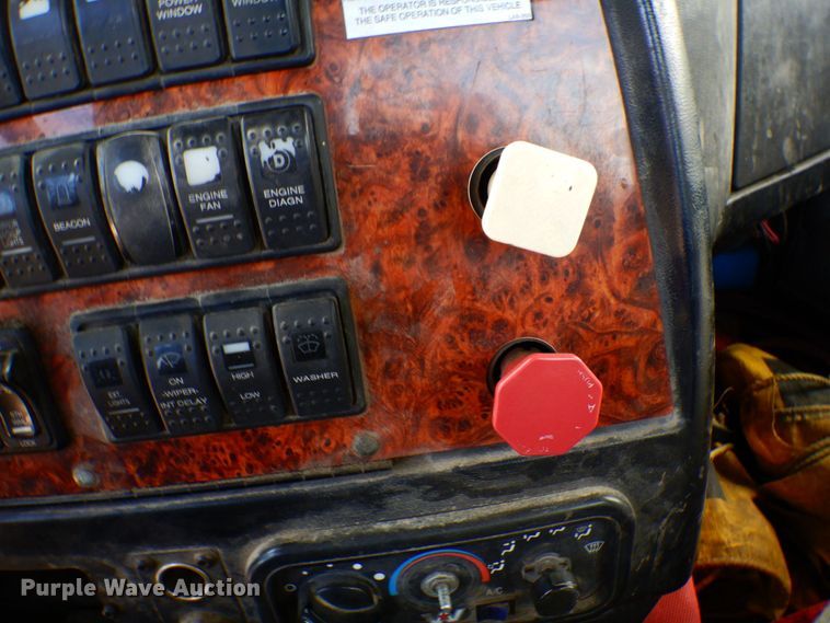 image for item MF9735 2009 Western Star 4900SA  semi truck