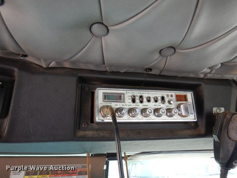 image for item MF9735 2009 Western Star 4900SA  semi truck