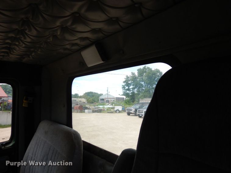 image for item MF9735 2009 Western Star 4900SA  semi truck