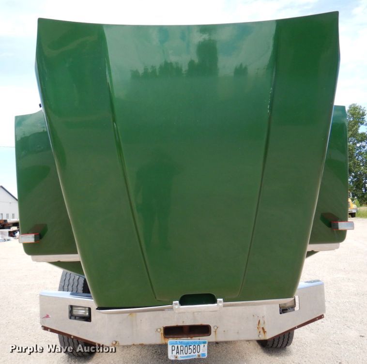 image for item MF9735 2009 Western Star 4900SA  semi truck