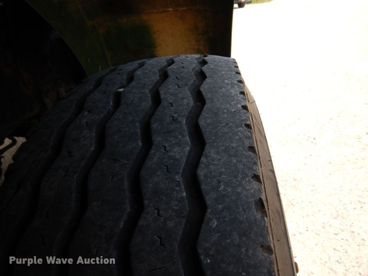 image for item MF9735 2009 Western Star 4900SA  semi truck