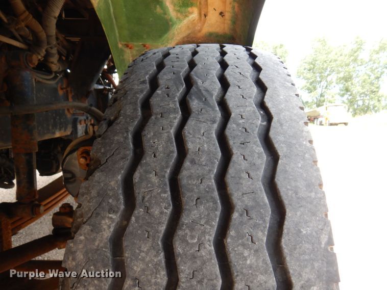 image for item MF9735 2009 Western Star 4900SA  semi truck