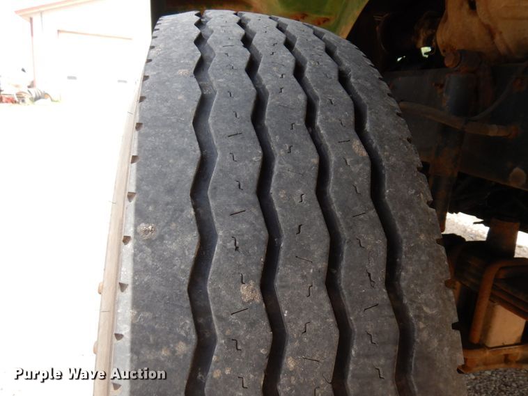 image for item MF9735 2009 Western Star 4900SA  semi truck