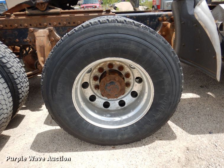 image for item MF9735 2009 Western Star 4900SA  semi truck