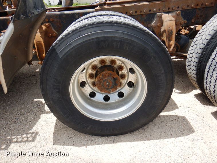 image for item MF9735 2009 Western Star 4900SA  semi truck