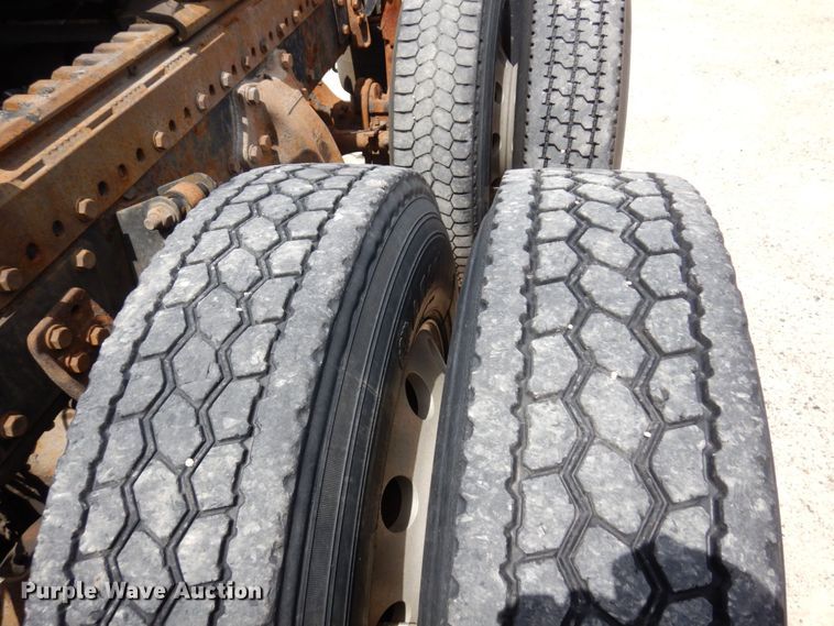 image for item MF9735 2009 Western Star 4900SA  semi truck