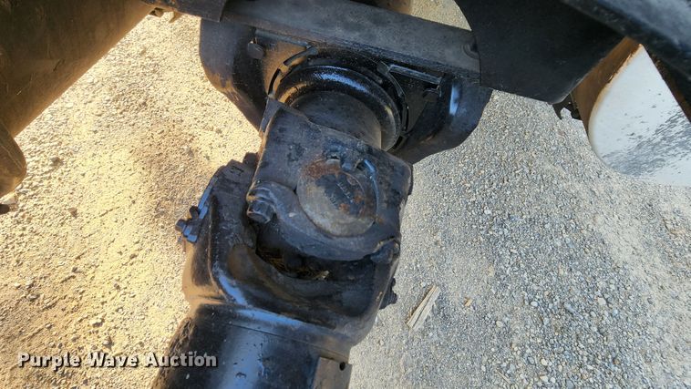 image for item MK9054 2005 Volvo VNL  semi truck