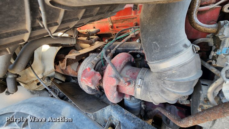 image for item MK9054 2005 Volvo VNL  semi truck