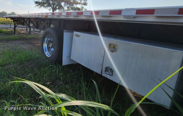 image for item MK9055 2006 Transcraft Eagle 2  flatbed trailer