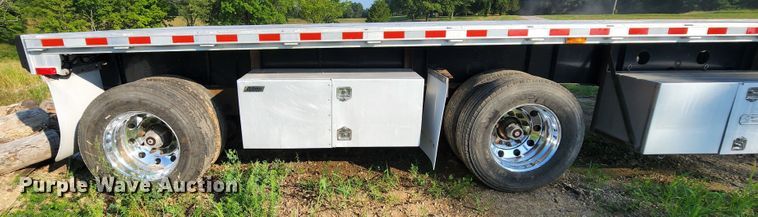 image for item MK9055 2006 Transcraft Eagle 2  flatbed trailer