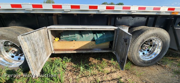 image for item MK9055 2006 Transcraft Eagle 2  flatbed trailer