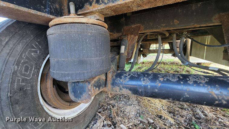 image for item MK9055 2006 Transcraft Eagle 2  flatbed trailer