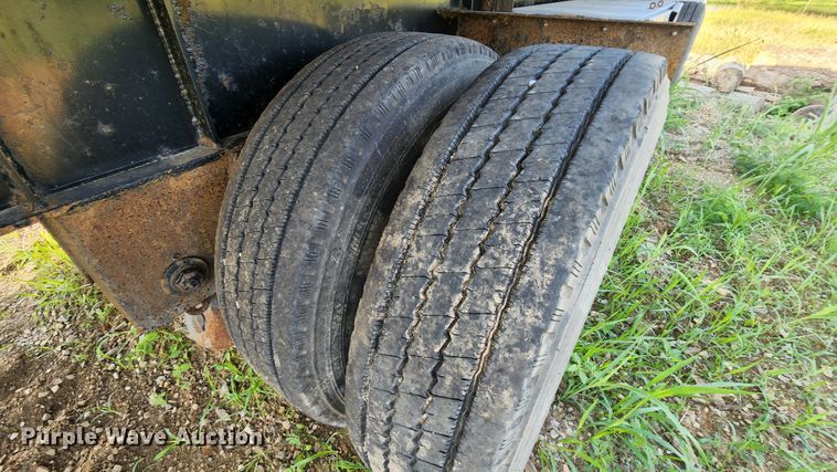 image for item MK9055 2006 Transcraft Eagle 2  flatbed trailer