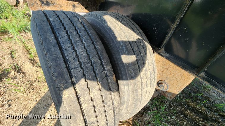 image for item MK9055 2006 Transcraft Eagle 2  flatbed trailer