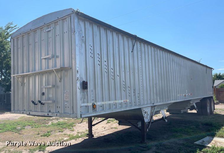 image for item MU9023 1985 Wilson AGH-700  grain trailer