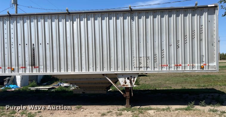 image for item MU9023 1985 Wilson AGH-700  grain trailer