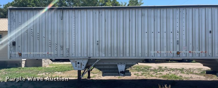 image for item MU9023 1985 Wilson AGH-700  grain trailer
