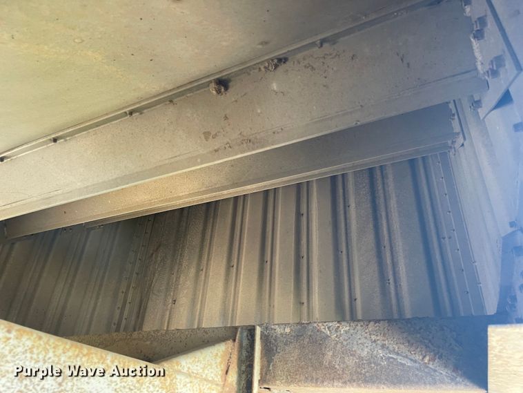 image for item MU9023 1985 Wilson AGH-700  grain trailer