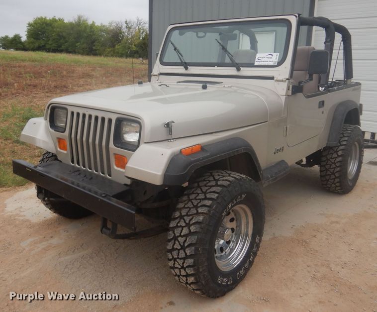 image for item DB7904 1995 Jeep Wrangler  SUV