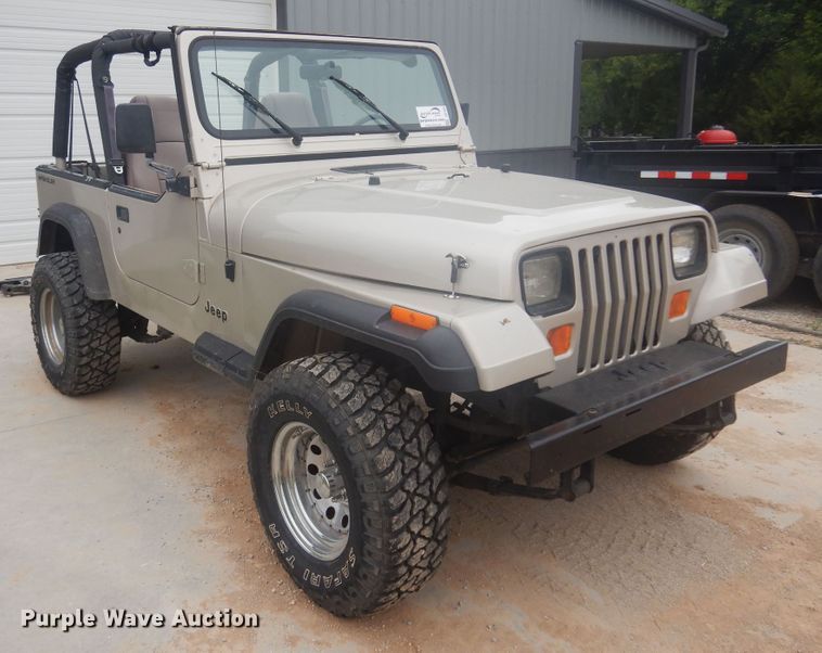 image for item DB7904 1995 Jeep Wrangler  SUV