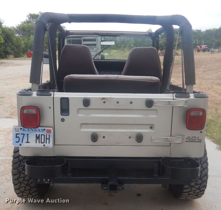 image for item DB7904 1995 Jeep Wrangler  SUV