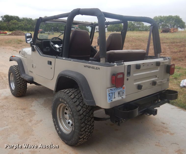 image for item DB7904 1995 Jeep Wrangler  SUV