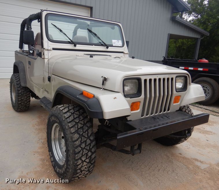 image for item DB7904 1995 Jeep Wrangler  SUV