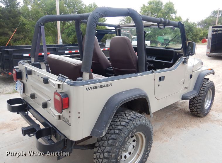image for item DB7904 1995 Jeep Wrangler  SUV