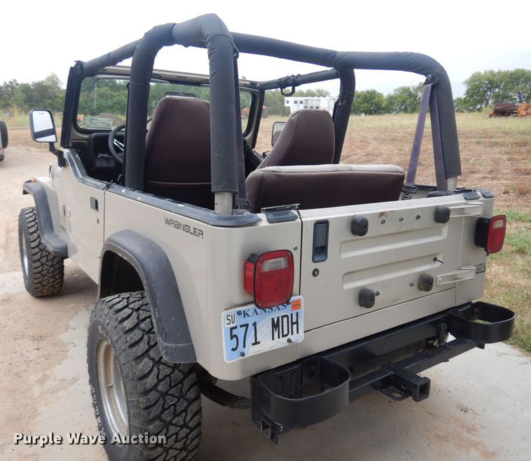 image for item DB7904 1995 Jeep Wrangler  SUV