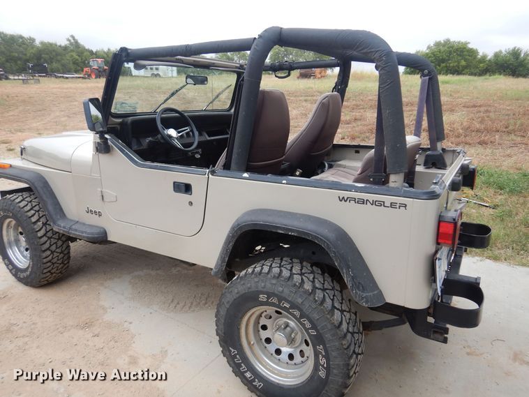 image for item DB7904 1995 Jeep Wrangler  SUV