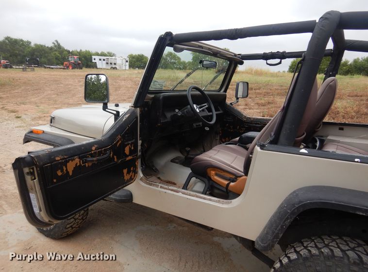 image for item DB7904 1995 Jeep Wrangler  SUV