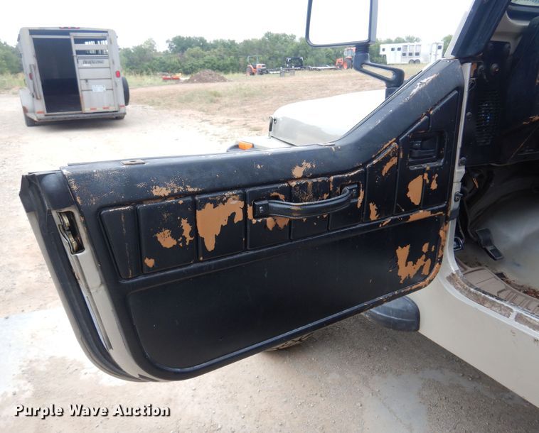 image for item DB7904 1995 Jeep Wrangler  SUV