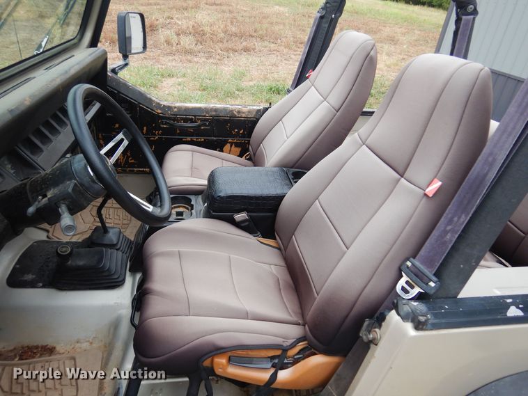 image for item DB7904 1995 Jeep Wrangler  SUV