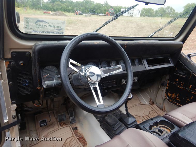 image for item DB7904 1995 Jeep Wrangler  SUV