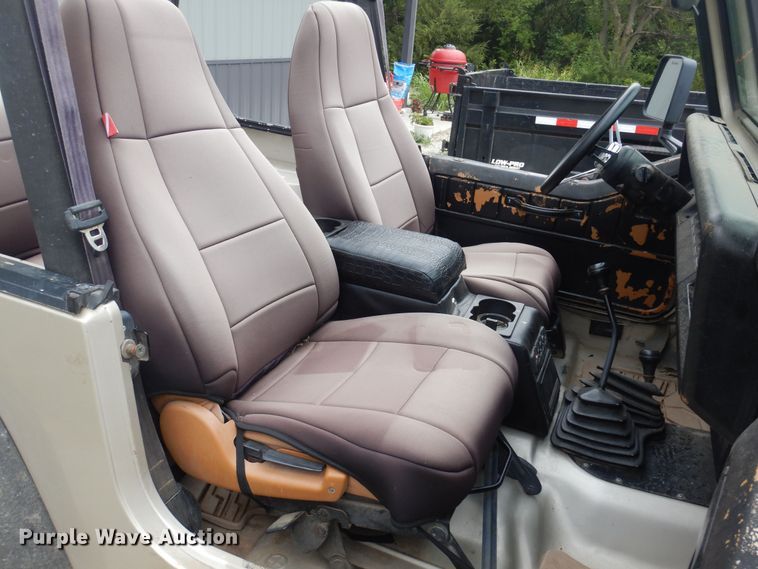 image for item DB7904 1995 Jeep Wrangler  SUV