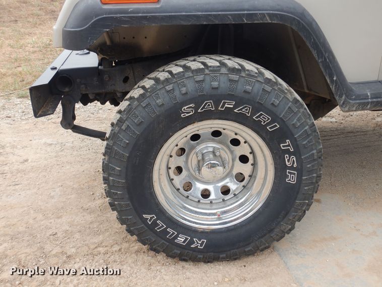 image for item DB7904 1995 Jeep Wrangler  SUV