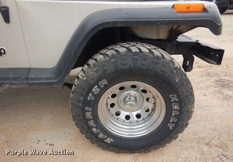 image for item DB7904 1995 Jeep Wrangler  SUV