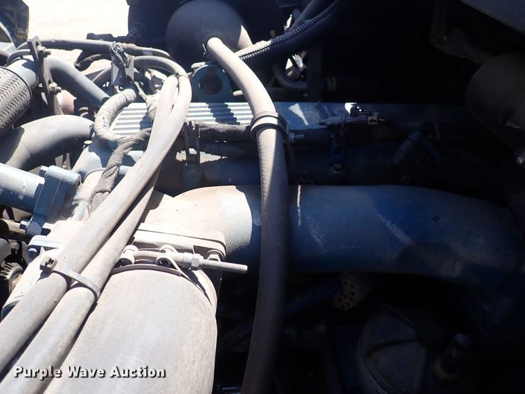 image for item DG2694 2005 International 4300  flatbed truck