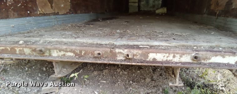 image for item DK0980 Fruehauf  dry van trailer body