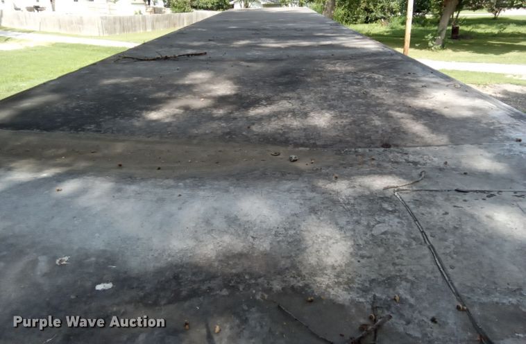 image for item DK0980 Fruehauf  dry van trailer body