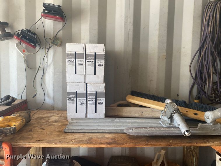 image for item DK6367 Shipping container