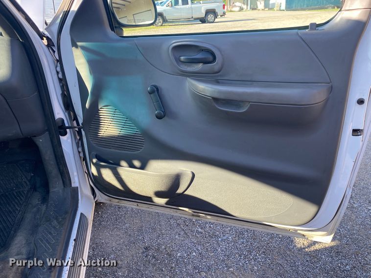 image for item DK6376 2001 Ford F150  pickup truck