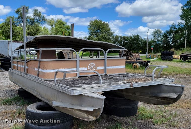 image for item DM2459 1981 Play Craft  boat