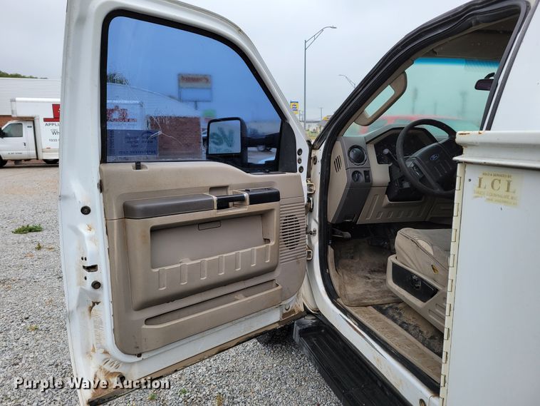 image for item DM2489 2008 Ford F550 Super Duty XL  utility / service truck