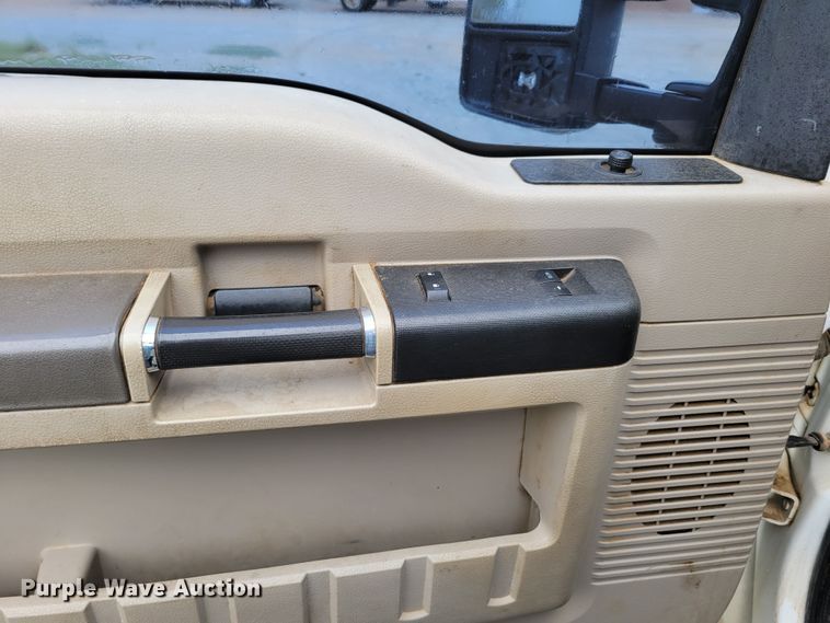 image for item DM2489 2008 Ford F550 Super Duty XL  utility / service truck